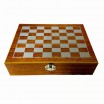 Набор  2009  шахматы+фляжка +2стаканчика,воронка,штопор 18,5*24см